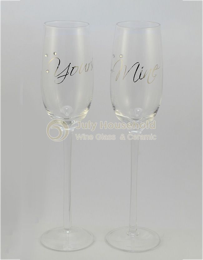 Champagne Flutes for the Bride and Groom Perfect Gift for the Couple Wedding Personlized Glass