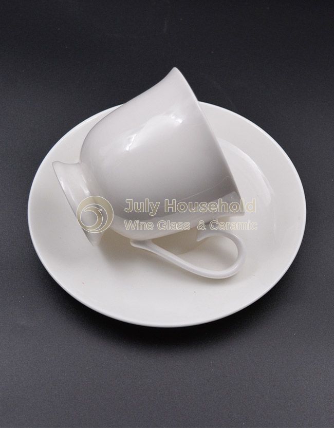 Hot selling 220CC customized bone China  Ceramic Tea Cup and Saucer