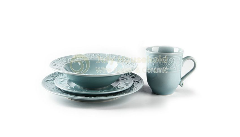 What is the advantage of ceramic tableware?